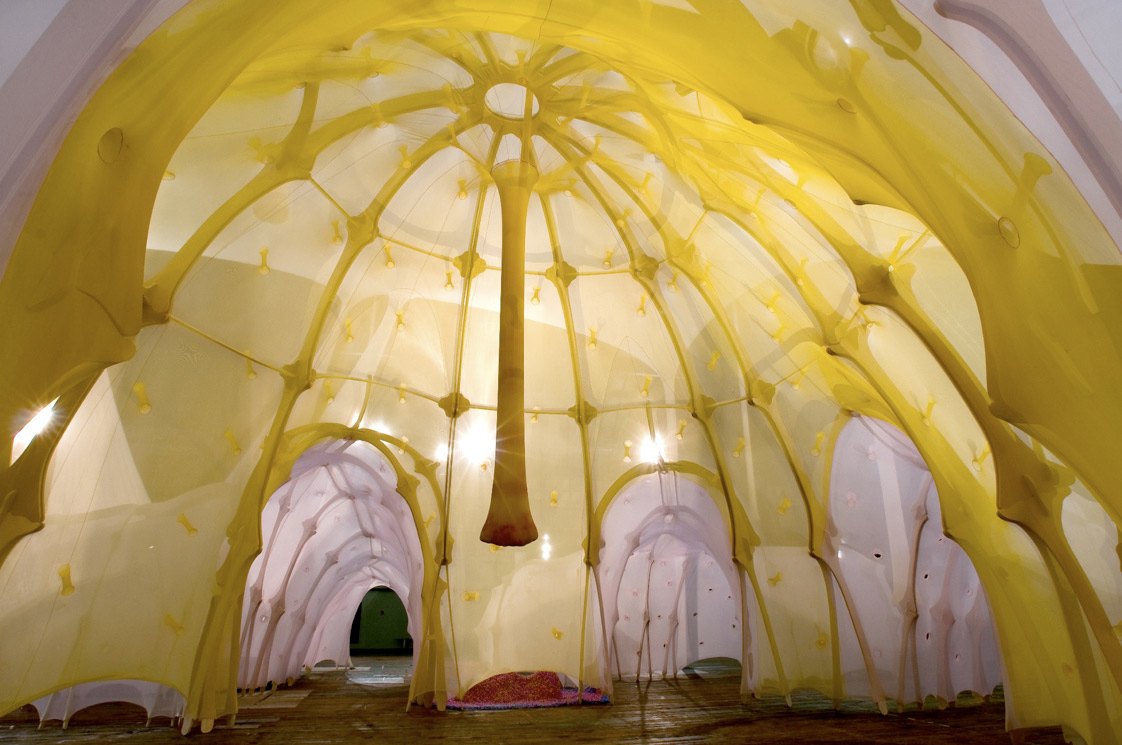 wejdź, to trochę jak ciało. Ernesto Neto, praca 6.