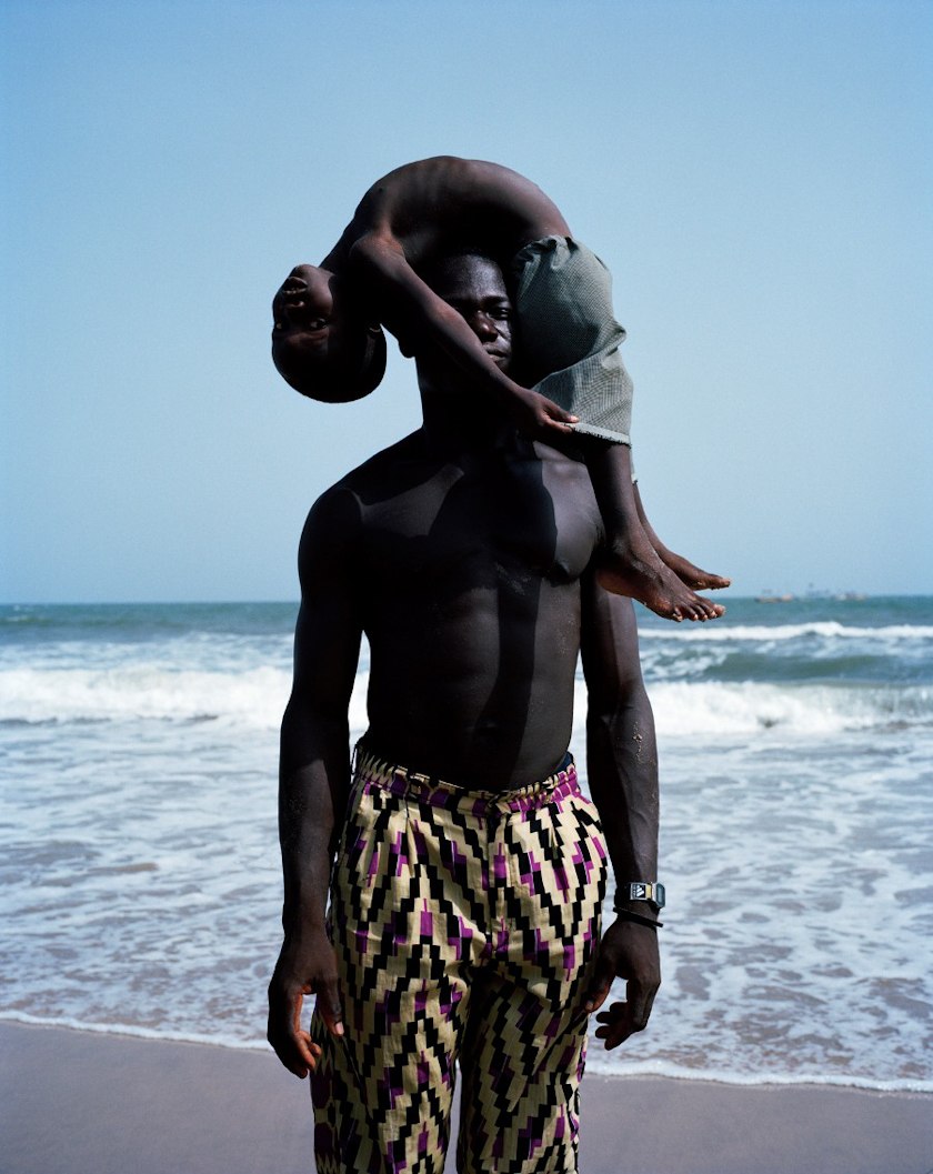 ciało łamie światło. Viviane Sassen, praca 3.