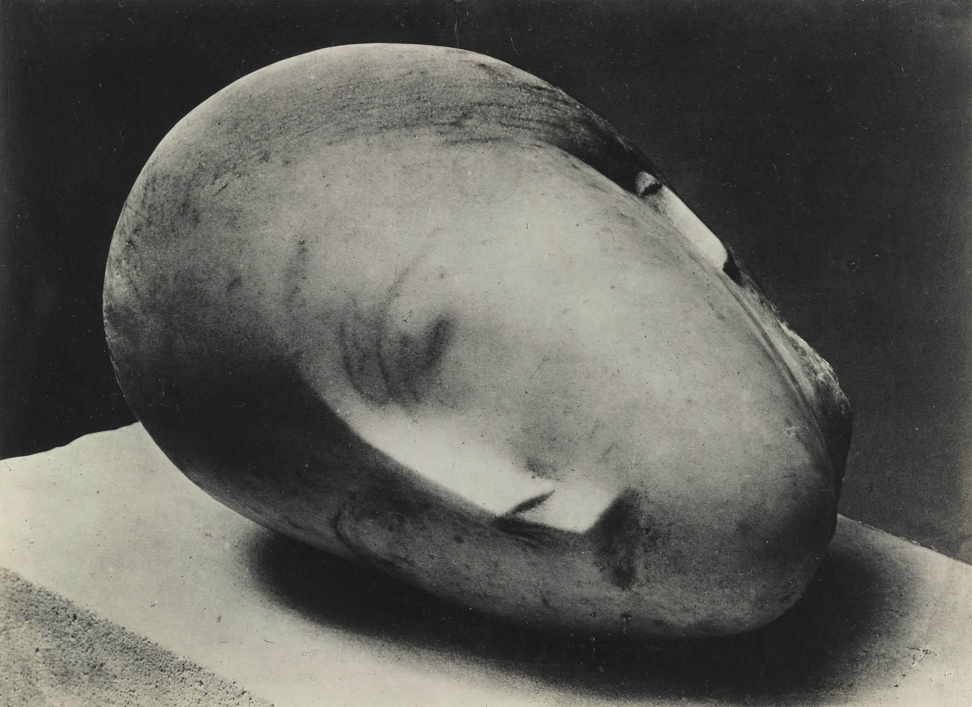 został sam kształt ciszy. Constantin Brâncuși, praca 2.