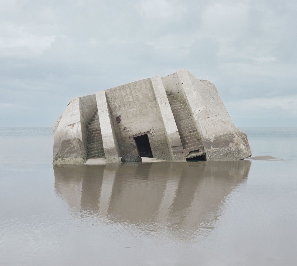 wodospad okazał się dekoracją. Noémie Goudal, praca 4.