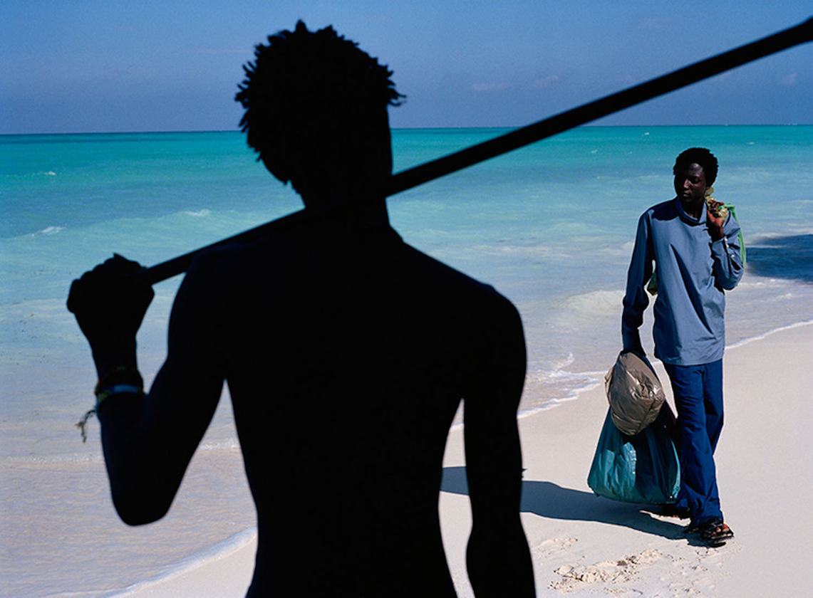 ciało łamie światło. Viviane Sassen, praca 7.