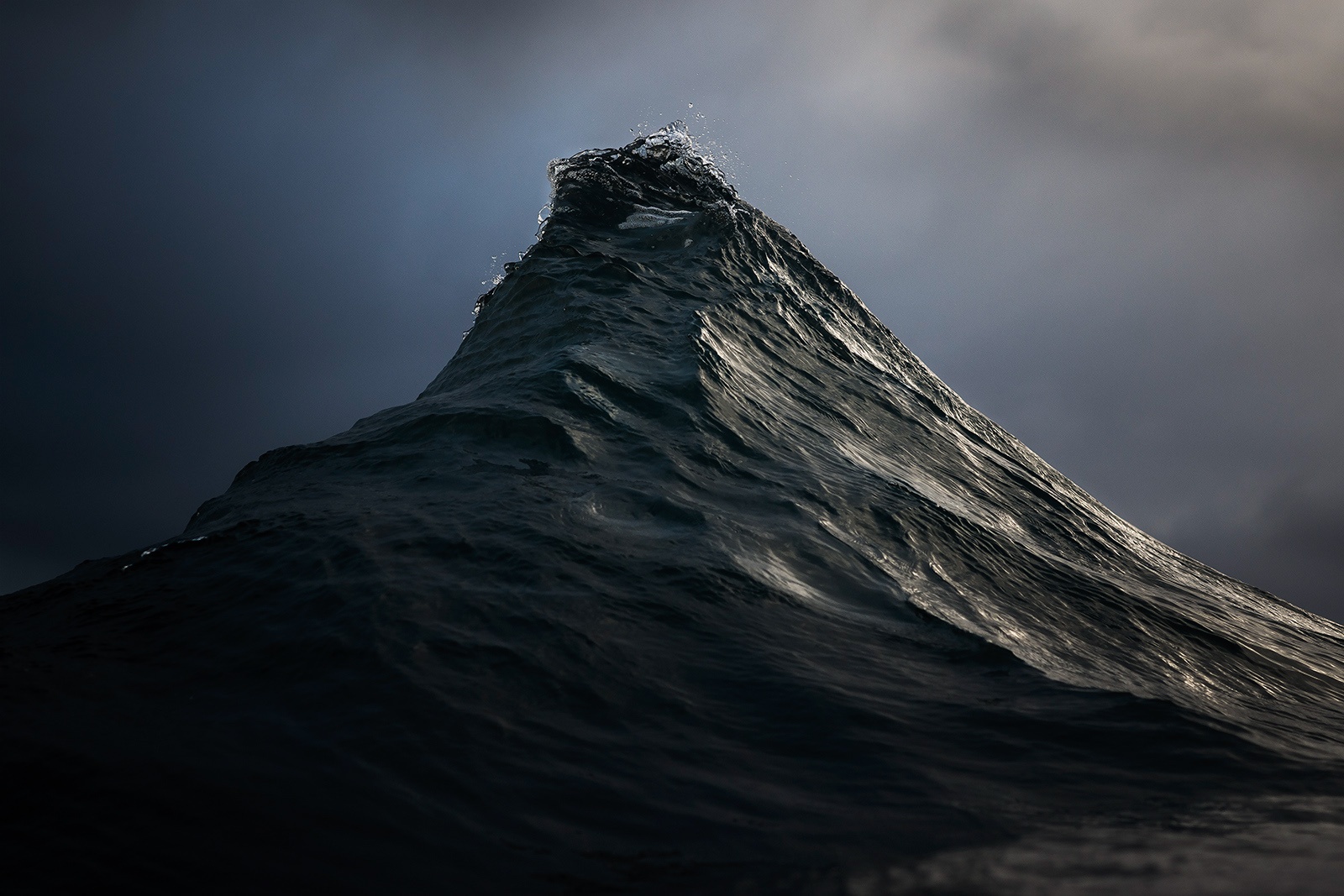 morze zatrzymało oddech. Ray Collins, praca 1.