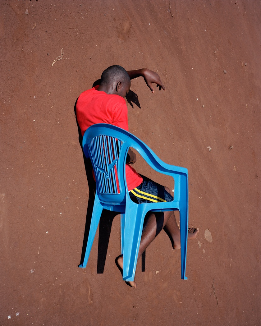 ciało łamie światło. Viviane Sassen, praca 6.