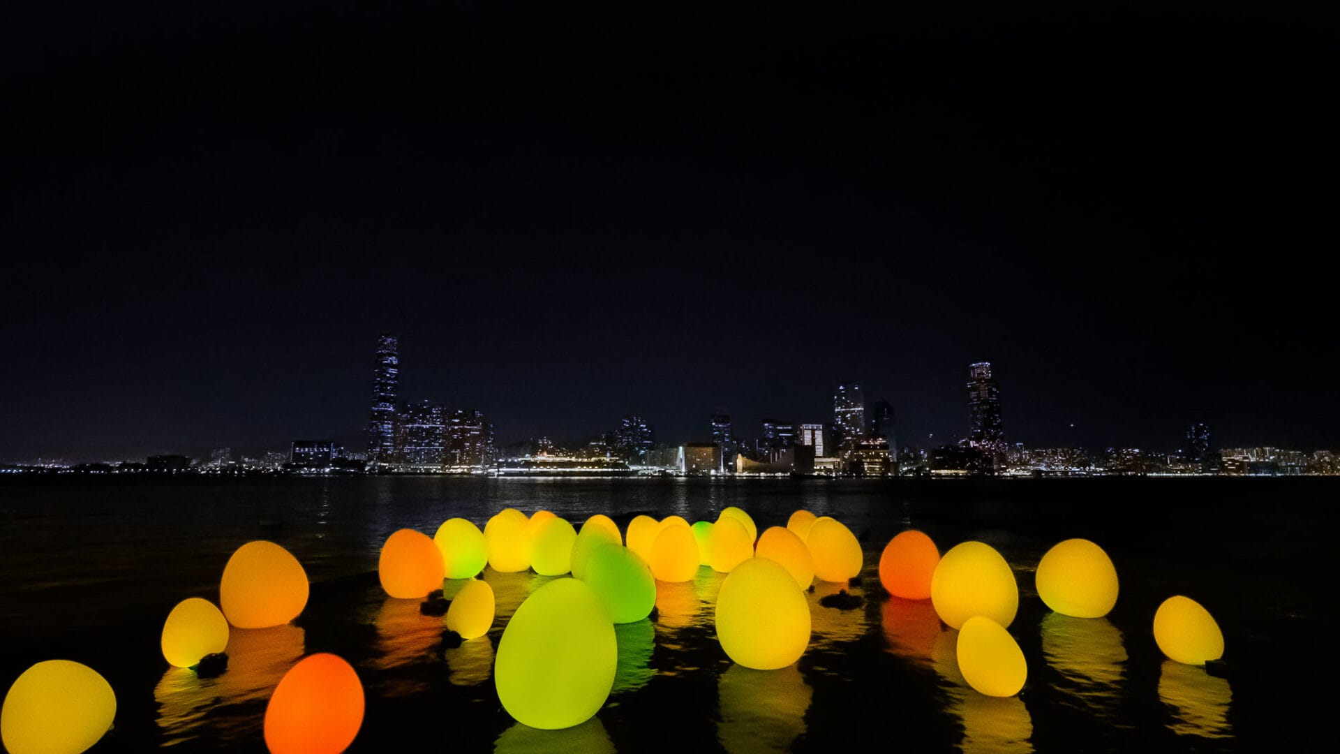 światło kołysze się między nami. teamLab, praca 6.