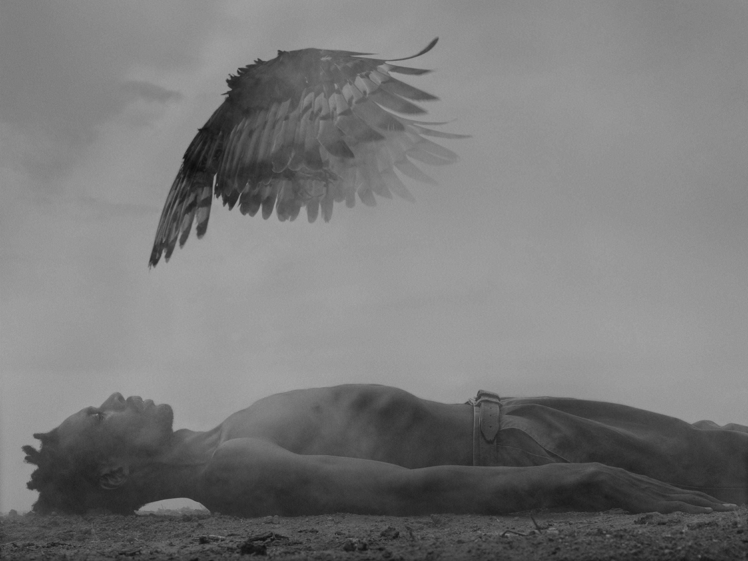 siedzimy razem przed końcem dnia. Nick Brandt, praca 3.