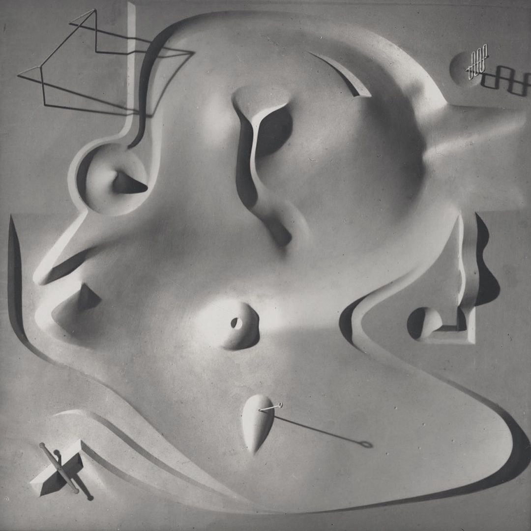 rzeźba chce się z nami bawić. Isamu Noguchi, praca 1.