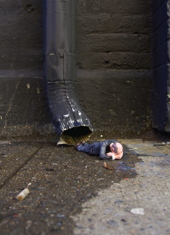 nie zauważyliście małych ludzi. Isaac Cordal, praca 6.