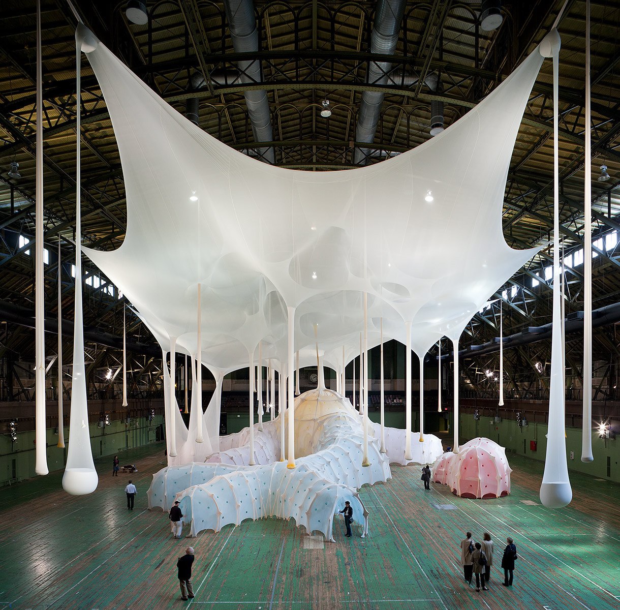 wejdź, to trochę jak ciało. Ernesto Neto, praca 2.