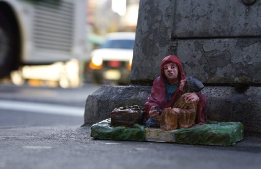 nie zauważyliście małych ludzi. Isaac Cordal, praca 10.