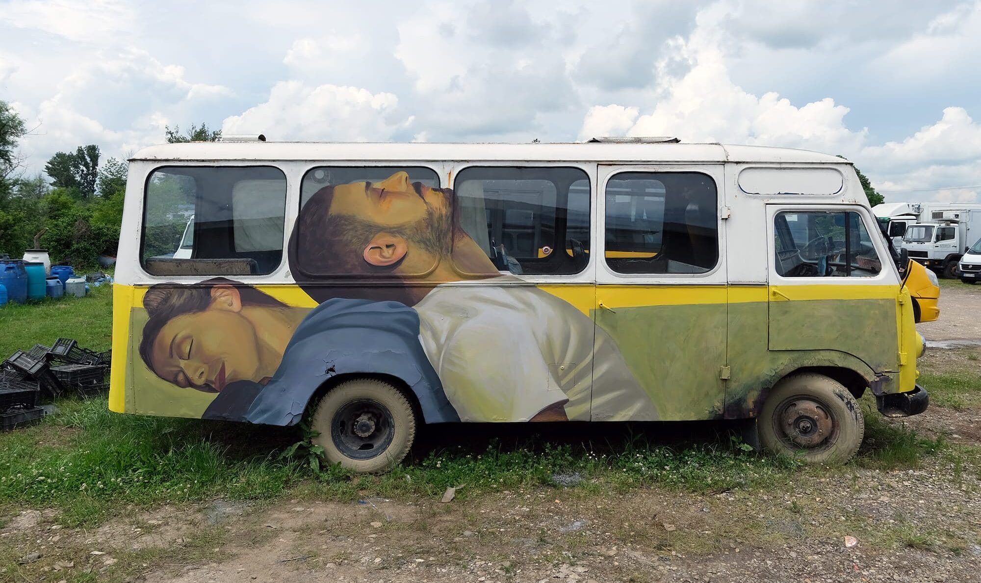 ściana wygina się w tańcu. Artez, praca 8.