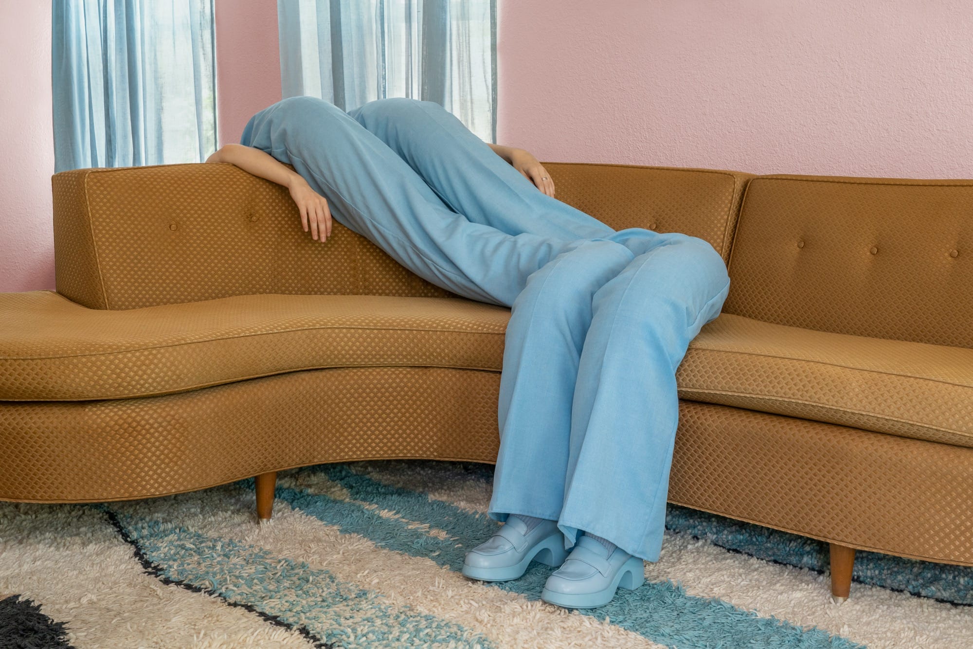 telefon dzwoni, a mnie nie ma. Brooke DiDonato, praca 6.