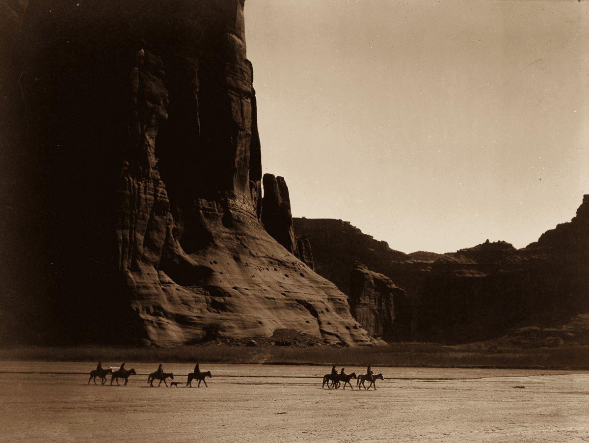 twarze zapisane na starych kliszach. Edward S. Curtis, praca 1.